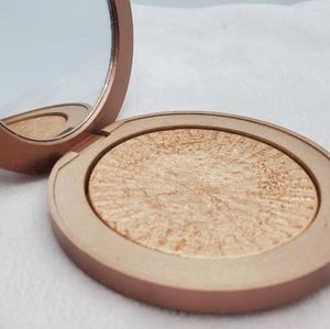 Estee Lauder Bronze Goddess Heat Wave highlighter